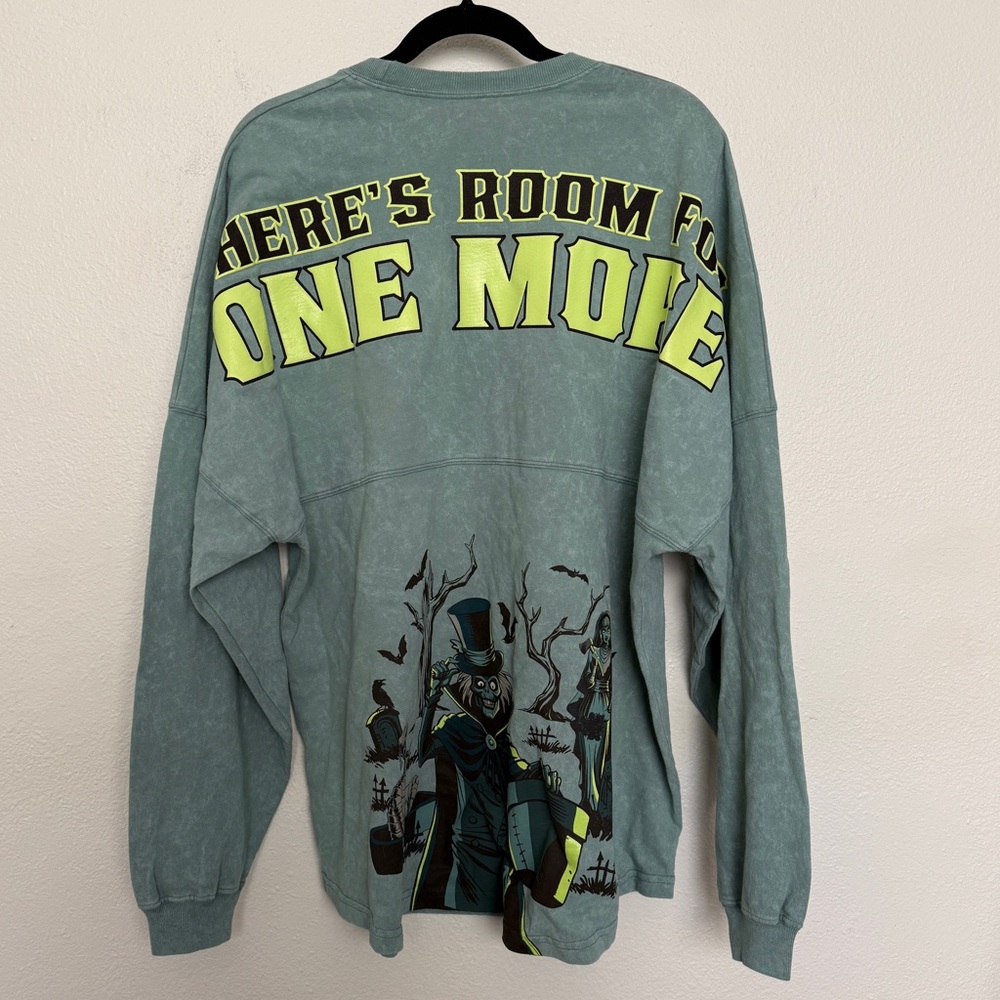 Rare Disney Parks Haunted Mansion Hatbox Ghost Spirit Jersey Glow in the Dark